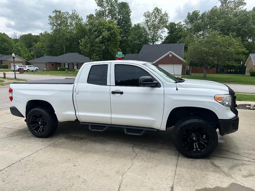 White 2016 Toyota Tundra SR