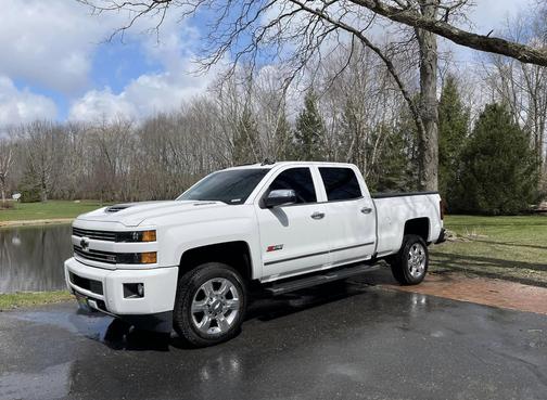 Photo 1 of 7 of 2019 Chevrolet Silverado 2500 LTZ