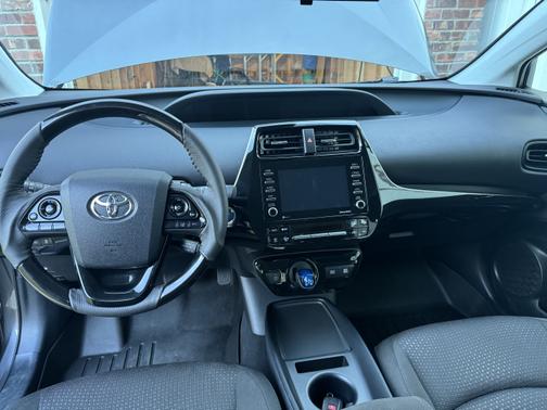 2021 Toyota Prius LE