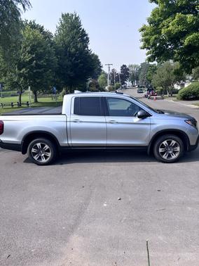 Silver 2018 Honda Ridgeline RTL-E
