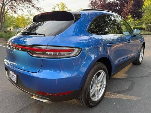 Blue 2019 Porsche Macan Macan