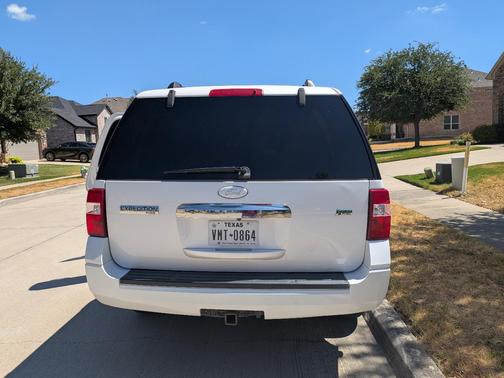 White 2009 Ford Expedition Limited