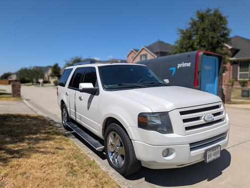 White 2009 Ford Expedition Limited