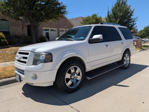 White 2009 Ford Expedition Limited