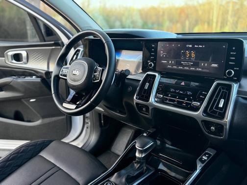 White 2021 Kia Sorento SX Prestige