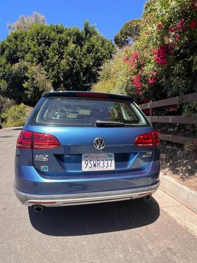Blue 2017 Volkswagen Golf Alltrack TSI SE