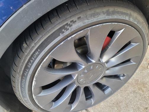 2023 Tesla Model Y Performance