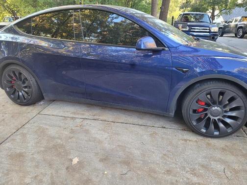 2023 Tesla Model Y Performance