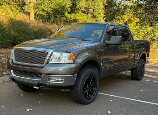 Gray 2005 Ford F-150 XLT Crew Cab