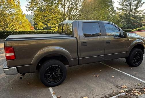 Gray 2005 Ford F-150 XLT Crew Cab