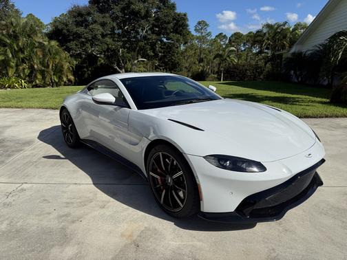 2020 Aston Martin Vantage Base