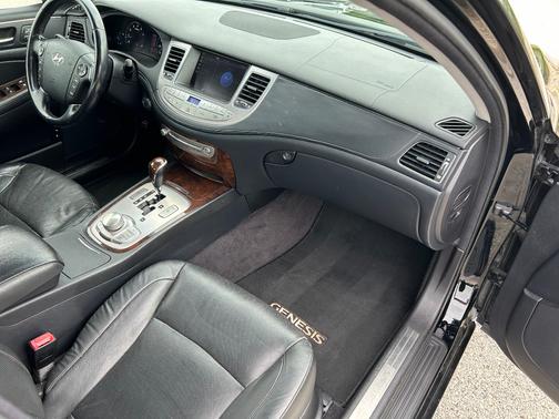 Black 2009 Hyundai Genesis 3.8