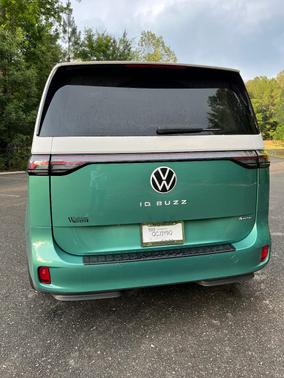 Green 2025 Volkswagen ID. Buzz 1st Edition 4MOTION w/Two-Tone