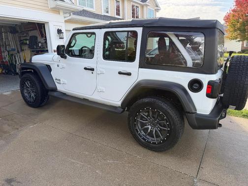 White 2018 Jeep Wrangler Unlimited Sport