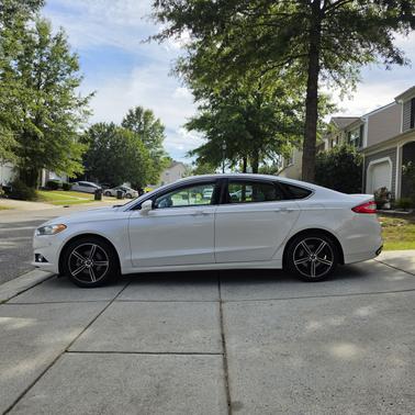 White 2016 Ford Fusion Titanium