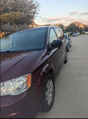 Red 2017 Dodge Grand Caravan SE