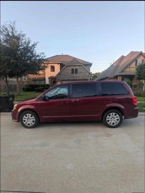 Red 2017 Dodge Grand Caravan SE