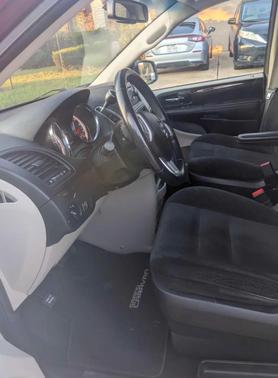 Red 2017 Dodge Grand Caravan SE