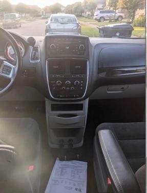 Red 2017 Dodge Grand Caravan SE