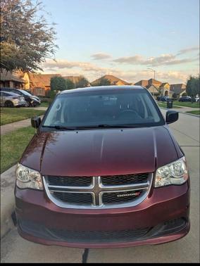 Red 2017 Dodge Grand Caravan SE