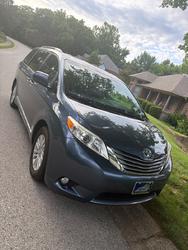 Blue 2017 Toyota Sienna XLE