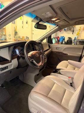 Blue 2017 Toyota Sienna XLE