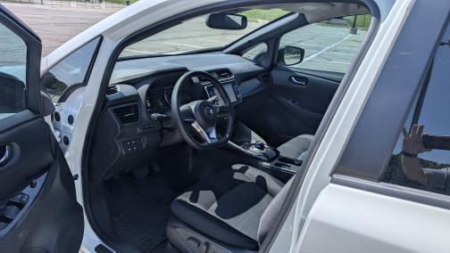 2022 Nissan Leaf SV PLUS