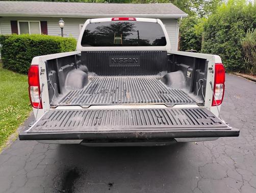 White 2014 Nissan Frontier S