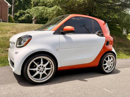 Orange 2016 smart ForTwo Prime
