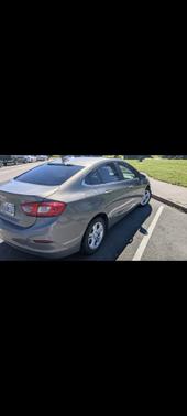 Gray 2017 Chevrolet Cruze LT
