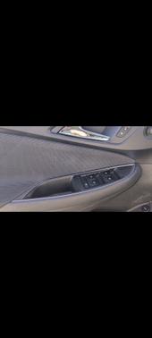 Gray 2017 Chevrolet Cruze LT