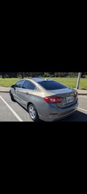 Gray 2017 Chevrolet Cruze LT