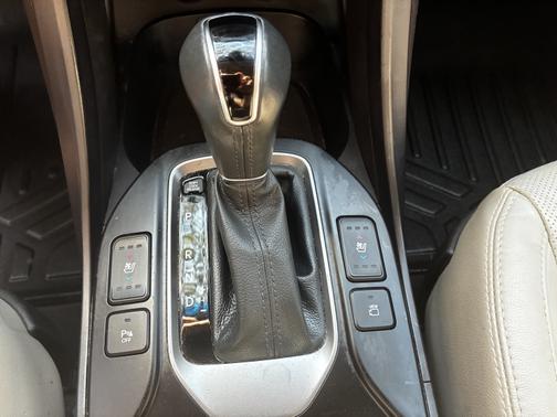 2017 Hyundai SANTA FE SE Ultimate