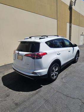 White 2018 Toyota RAV4 XLE