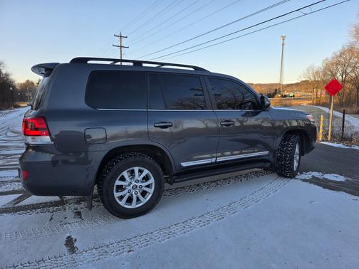 2018 Toyota Land Cruiser Base