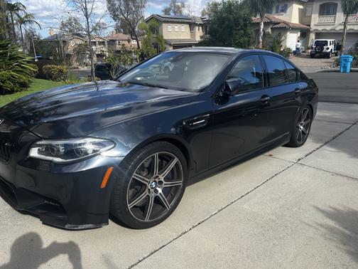 Gray 2015 BMW M5 Base