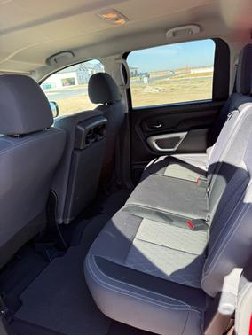 2022 Nissan Titan SV