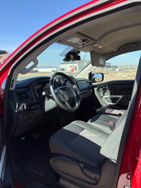 2022 Nissan Titan SV