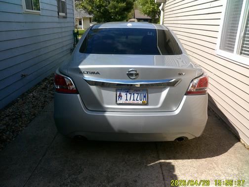 Silver 2015 Nissan Altima 2.5 SV