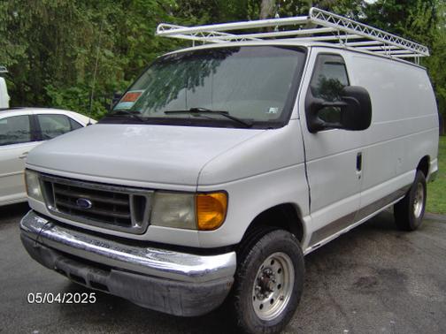 2005 Ford E350 Super Duty Base