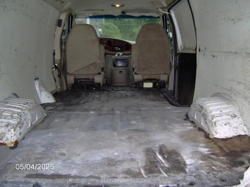 2005 Ford E350 Super Duty Base