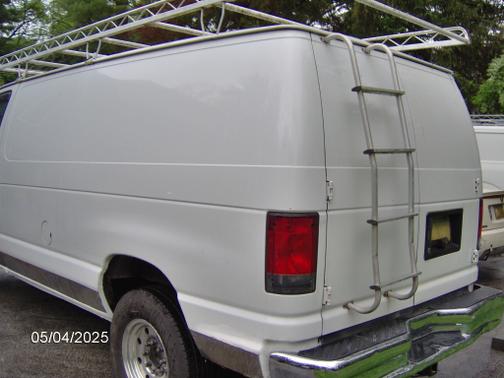 2005 Ford E350 Super Duty Base