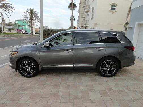 2017 INFINITI QX60 Base