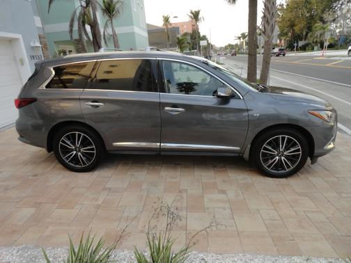 2017 INFINITI QX60 Base