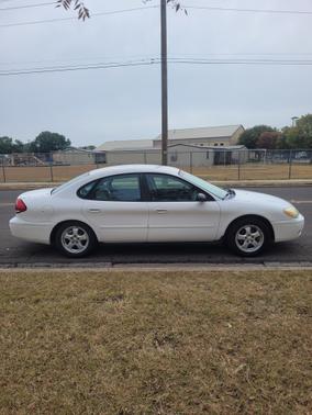 2004 Ford Taurus LX