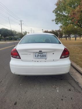 2004 Ford Taurus LX