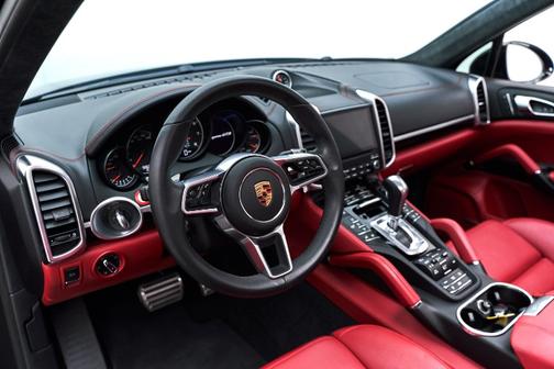 2018 Porsche Cayenne Cayenne GTS