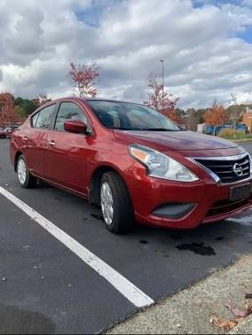Red 2016 Nissan Versa 1.6 SV