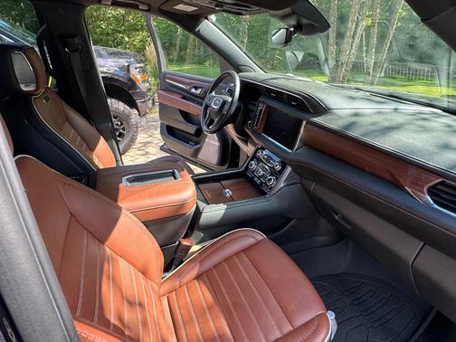 Blue 2023 GMC Yukon Denali Ultimate