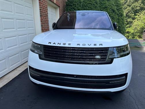 White 2022 Land Rover Range Rover P400 SE SWB